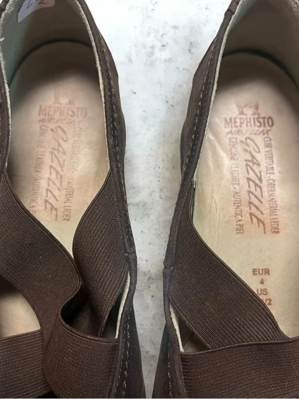 Mephisto Mary Jane Gazelle Air Relax Low Wedge Dark Brown Suede 6.5 Barely Worn